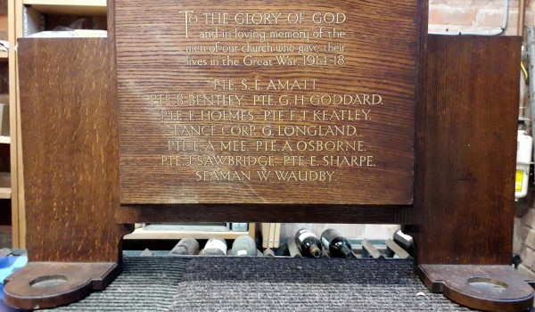 The replacement wooden memorial made from pews after the 1941 bombing; note it gives no clue from whence it came. 
